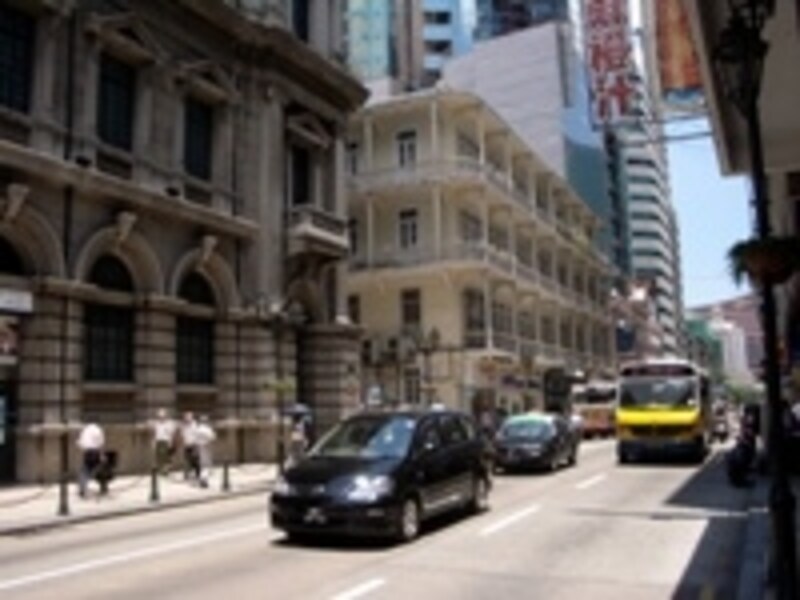 日本と同じく道路は左側通行です