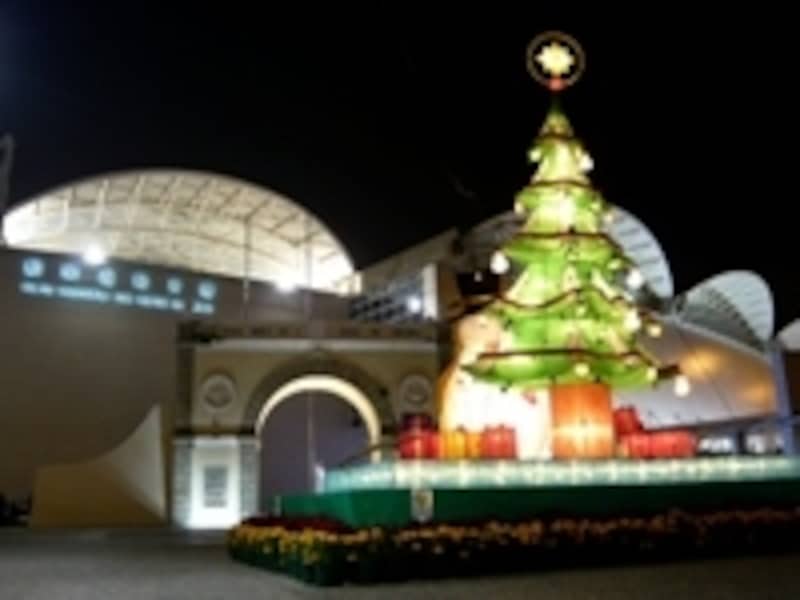 日本ほど寒くないマカオでも、クリスマスは冬の一大イベントとして盛り上がります