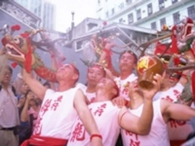 勇壮な酔龍祭 (c) MGTO 澳門特別行政区政府旅遊局