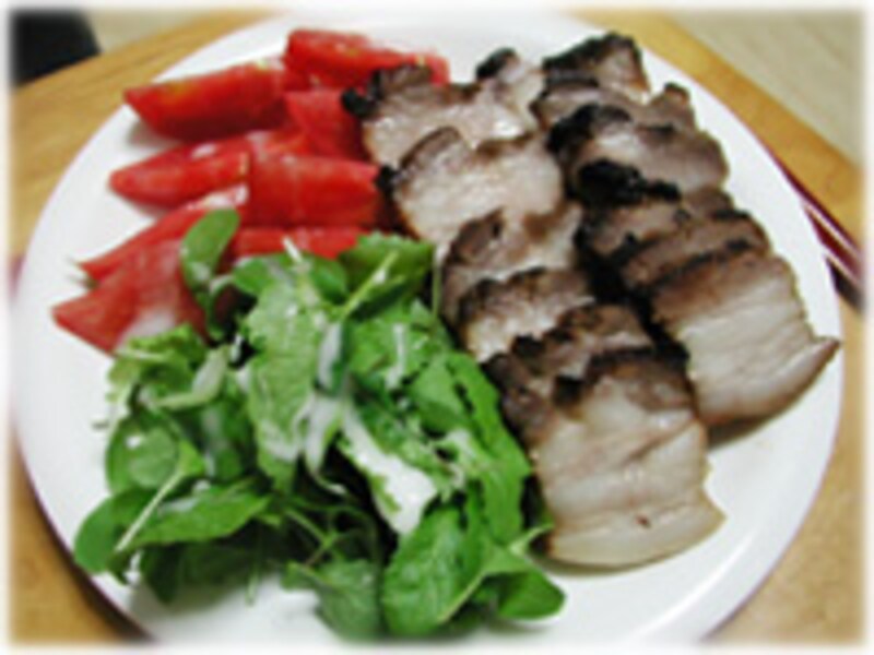 メイン料理にベビーリーフとルッコラ