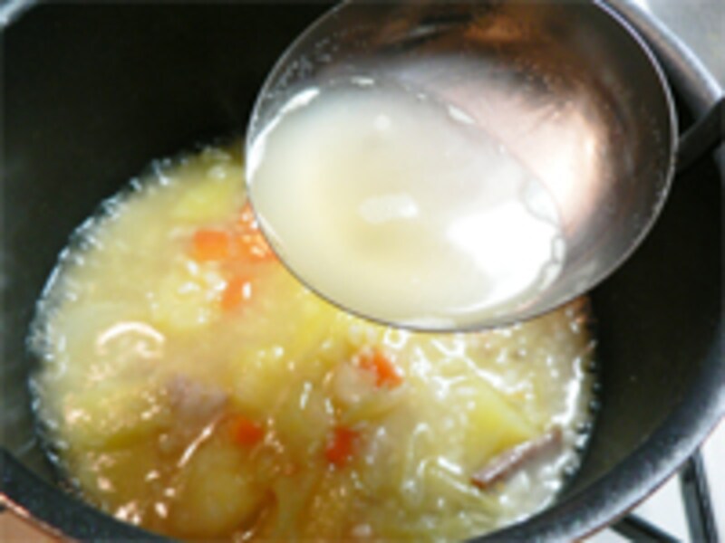 スープを加える