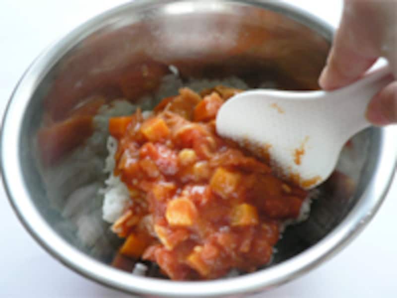 トマトスープをご飯に混ぜる