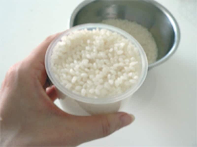 お米を計る
