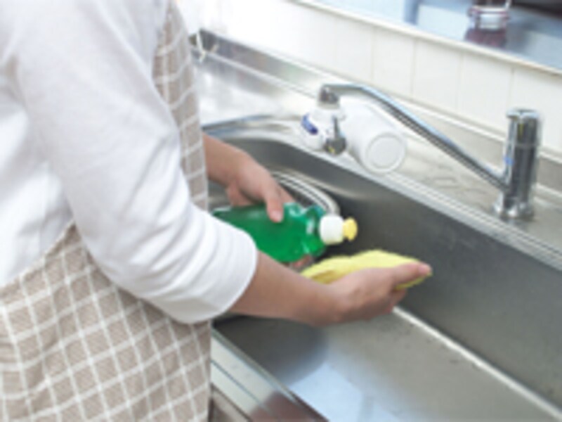 シンクを磨く