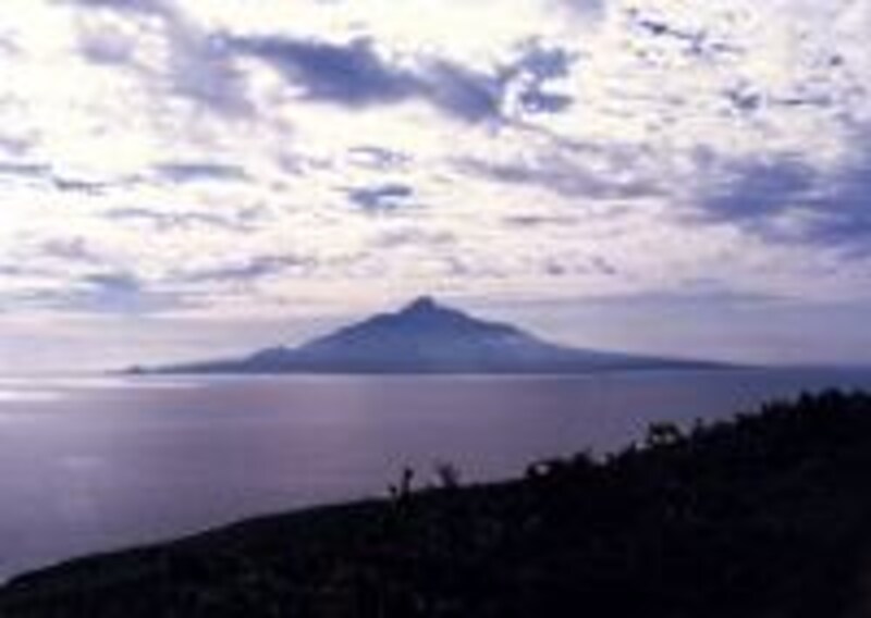 礼文島から見る利尻富士