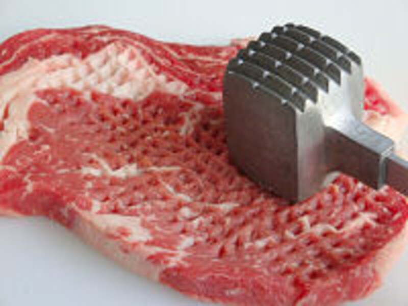 肉を叩く