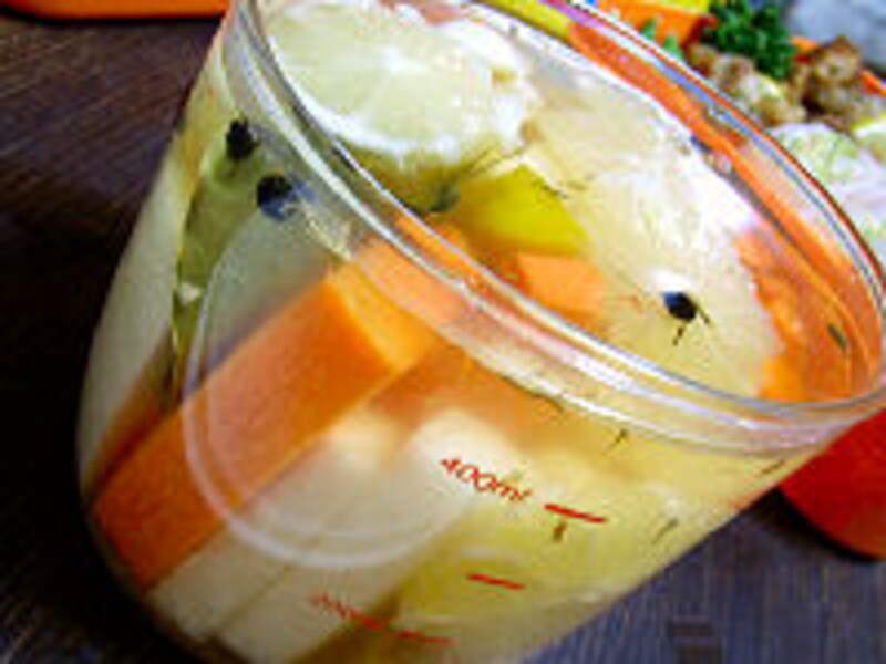 スティック野菜のハーブピクルス