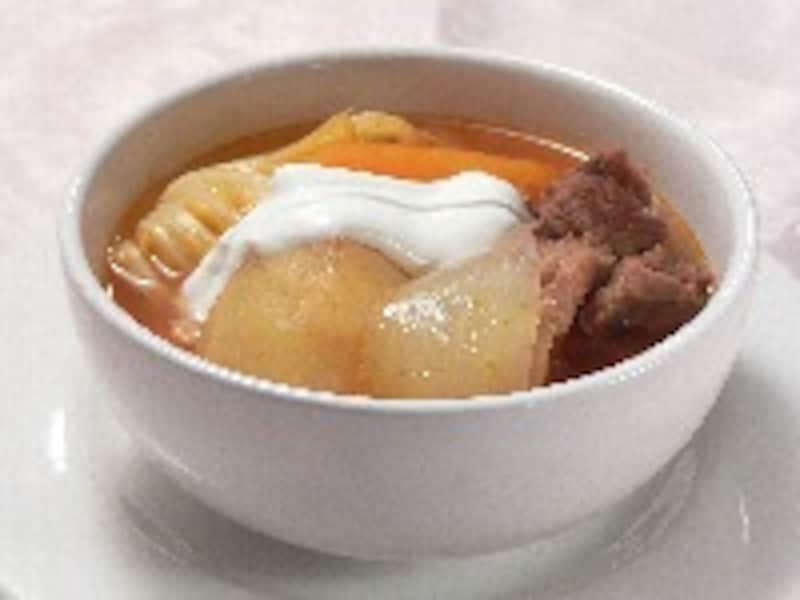 牛スジボルシチ