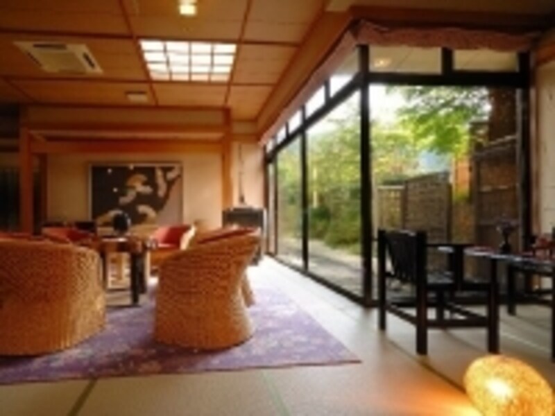 総たたみ敷き＆総ヒバ造り。心地よい開放感を楽しめます