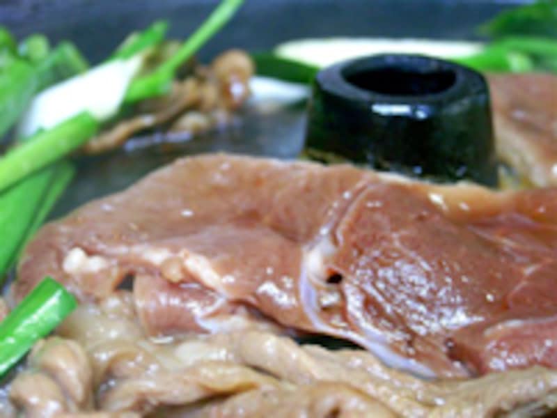 野菜とマトンをたっぷり食べるジンギスカン