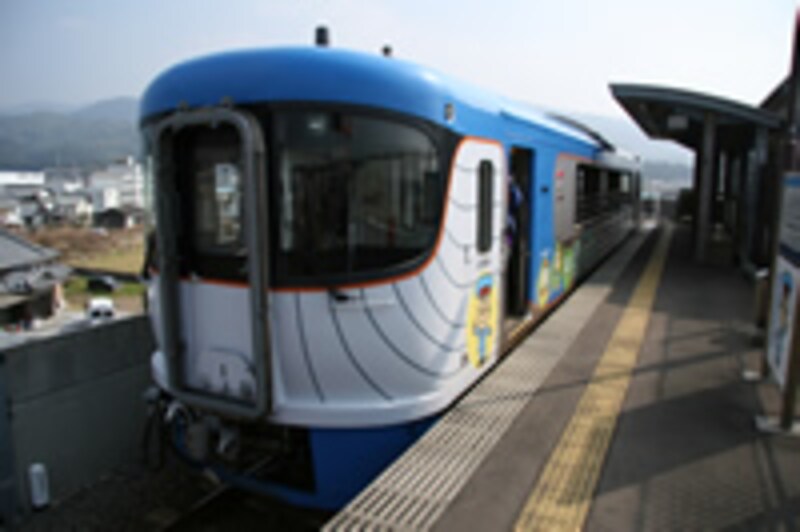 キャラクターが楽しいローカル電車
