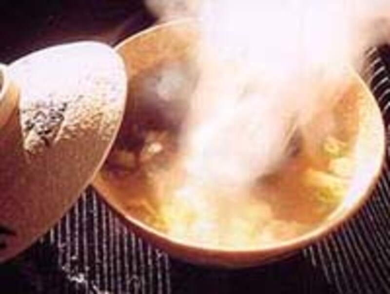 朝食に供される磯汁