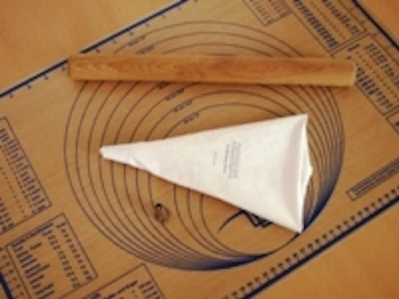 パイやタルトに活躍するのばす道具と絞り袋