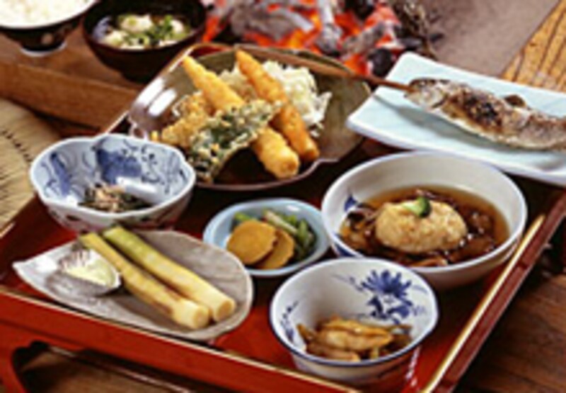 彩り豊かな鶴の湯の夕食