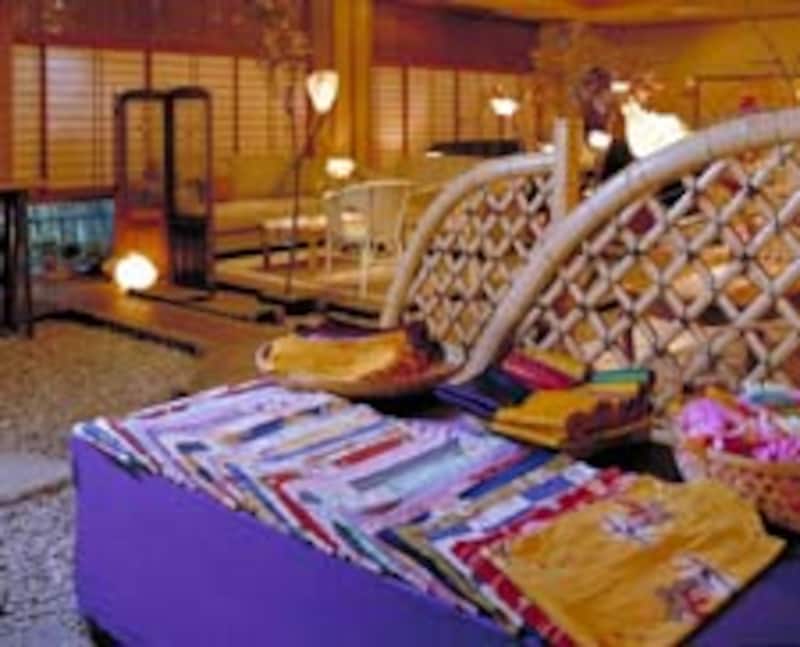花明かりの宿 月の池