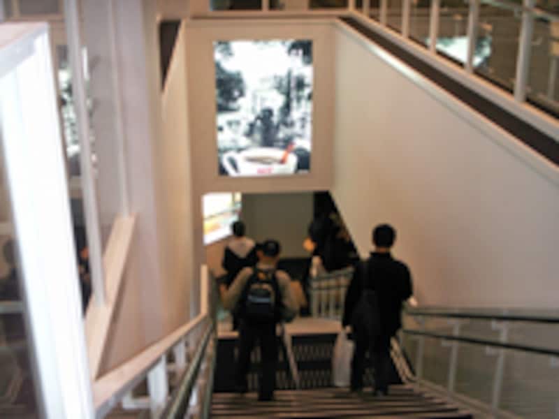 コーヒーの香りがする階段