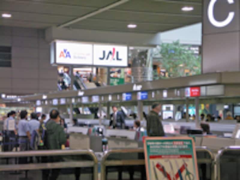 アメリカン航空チェックインカウンター