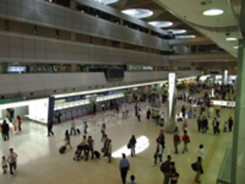 羽田空港チェックインカウンター