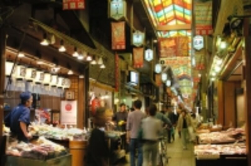 京都の食材はほとんどここで揃う「錦市場」