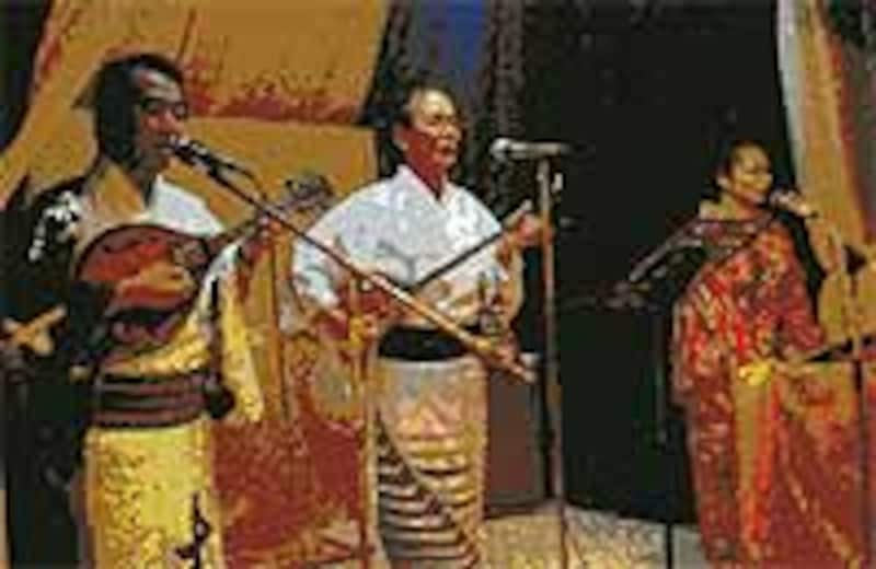 三線を抜きにしては語れない沖縄の芸能文化