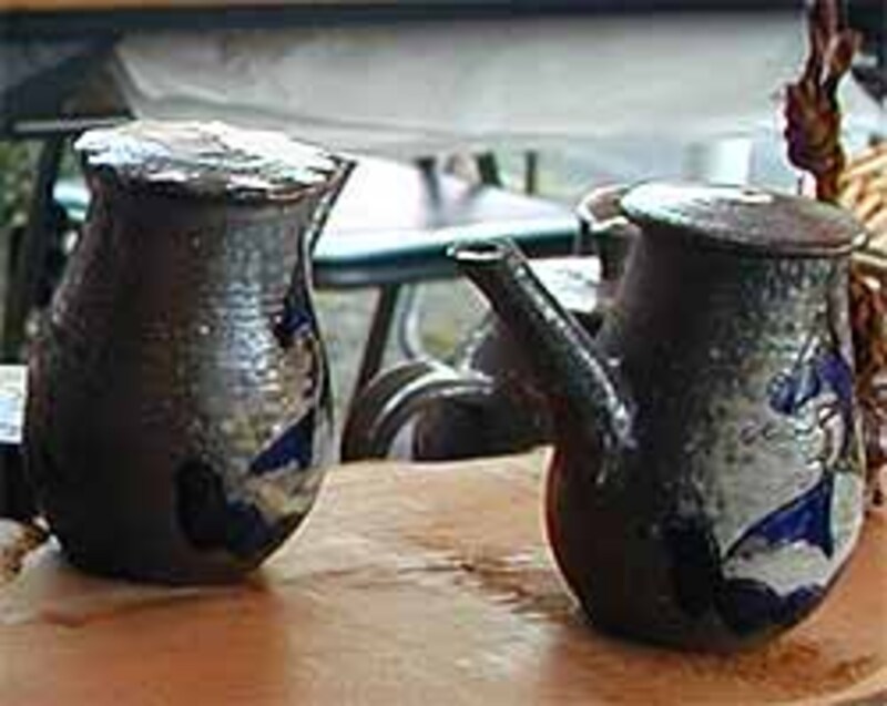 青の発色が美しいさとし陶房の器