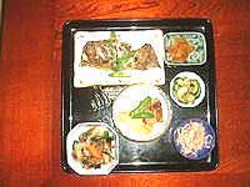 民宿秀和の夕食は沖縄料理