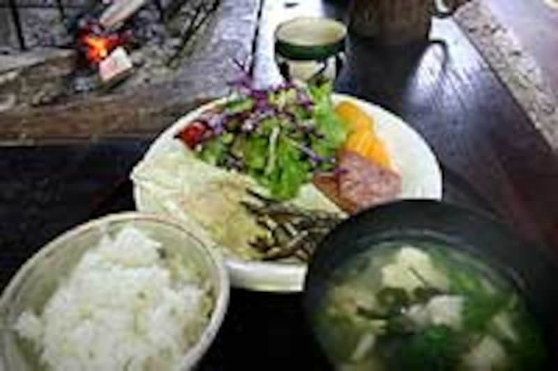 沖縄最北端の宿・海山木