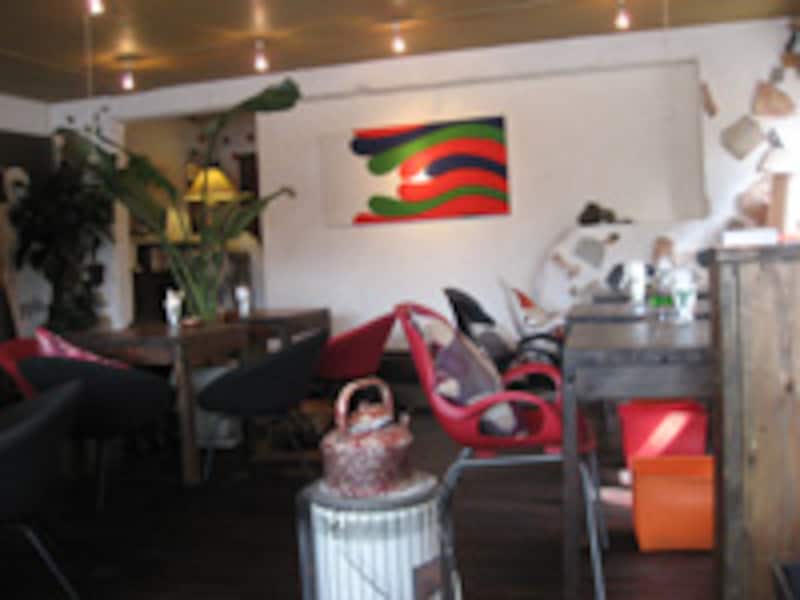 鴨川沿いをゆるりと散歩をしながら、カフェ