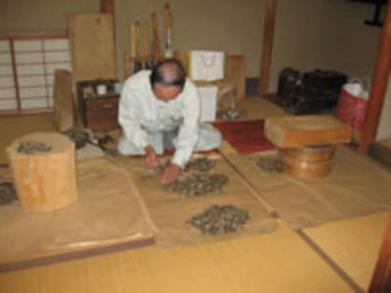 京都で日本の伝統文化を体験！匂ひ袋と聞香体験を山田松香木店にて