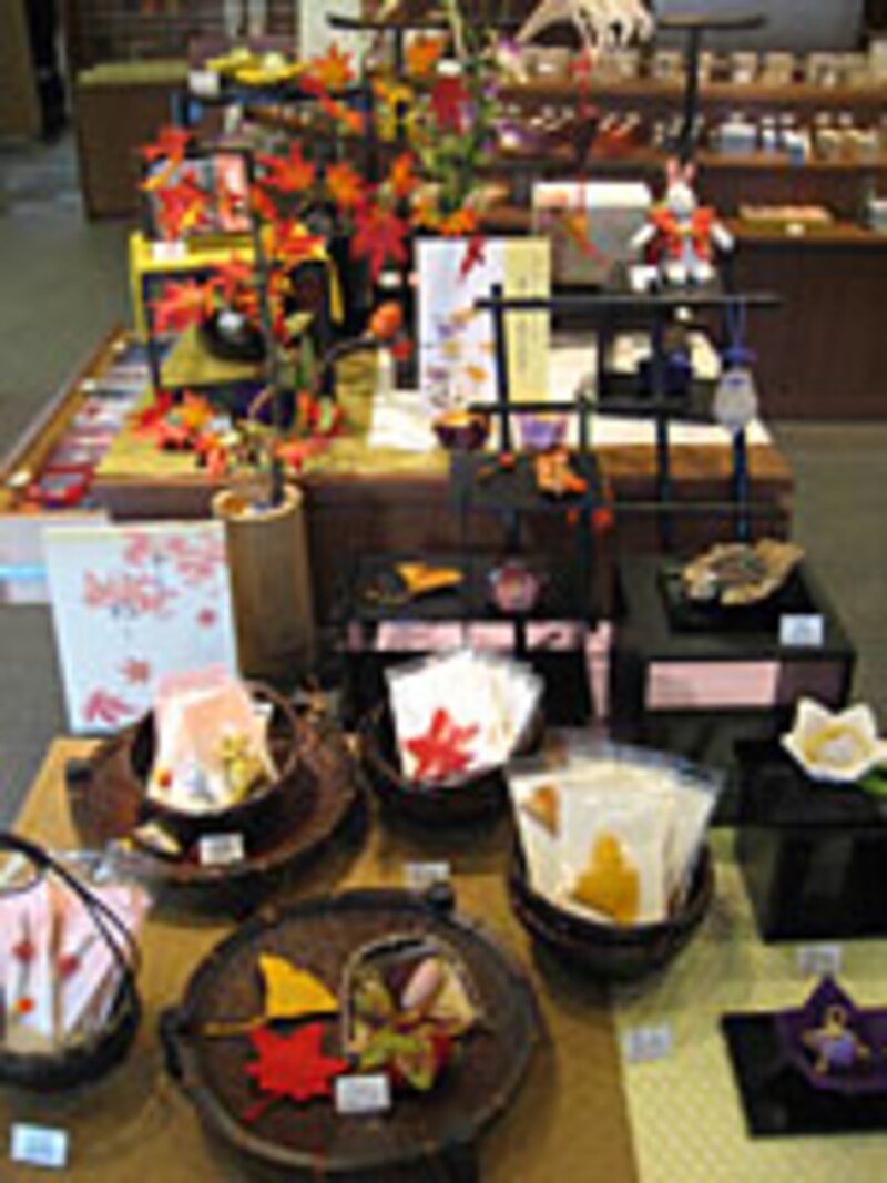 京都で日本の伝統文化を体験！匂ひ袋と聞香体験を山田松香木店にて