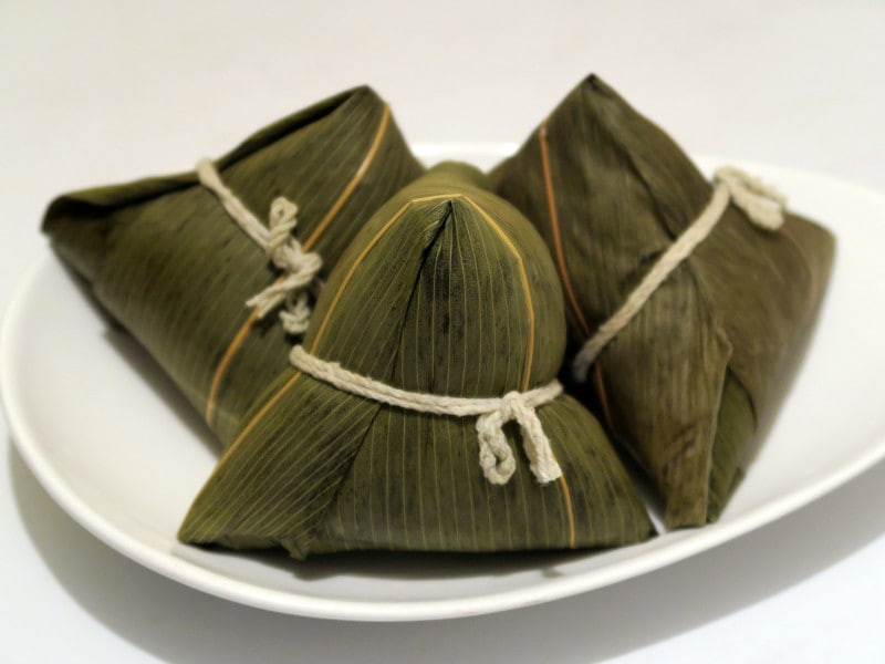 「ちまき屋」のちまき（レギュラー、600円税込）。1個約220gあるので食べ応え十分（2015年10月9日撮影）