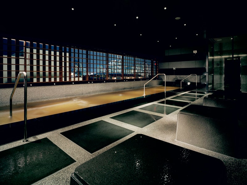  地下1500mから沸き出す天然温泉を使用した、綿（コットン）の湯（女湯）＆港（ハーバー）の湯（男湯）。画像は港（ハーバー）の湯（画像提供：インスパ横浜）