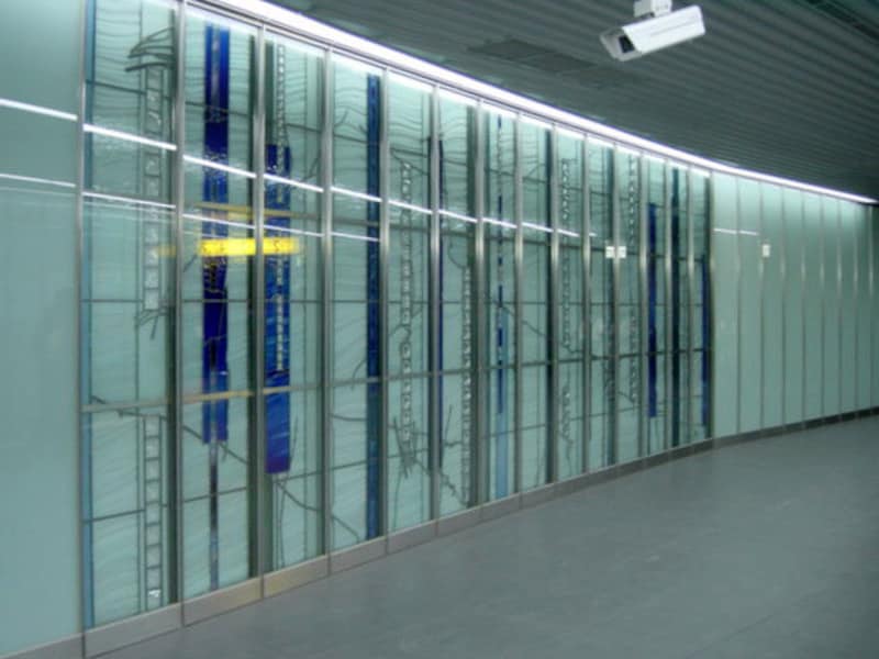 ステンドグラスのウォールアート(2004年1月10日撮影)