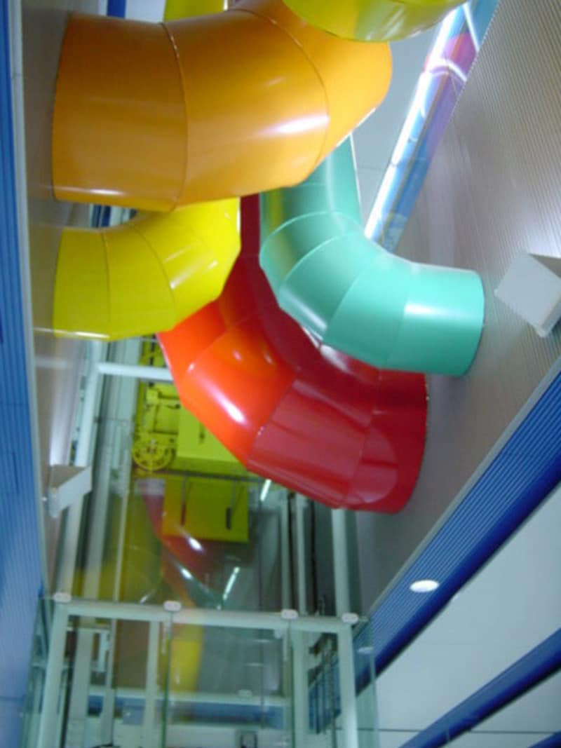 シースルーになっているエレベーター(2004年1月10日撮影)