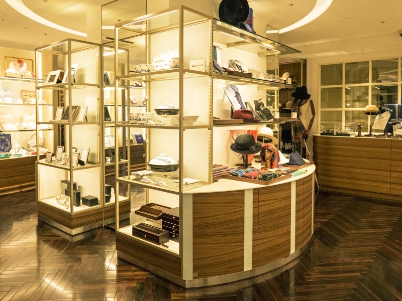 「SOGOショップ」ではホテルのモチーフをあしらった商品など、ホテルニューグランドにふさわしい上質なアイテムがそろいます（2016年10月3日撮影）