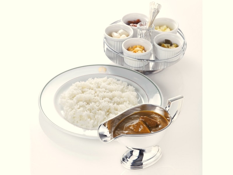 画像はビーフカレー(2732円税、サ料込)。このほか、チキンカレー、海老カレー、クラブミートドライカレーがあります(画像提供:ホテルニューグランド)