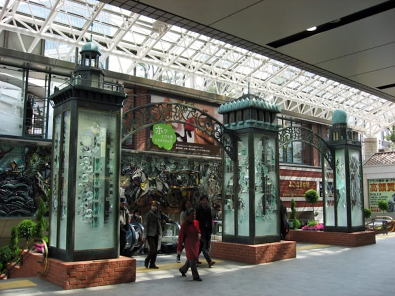 2011年12月に完成した、PORTA横浜三塔物語