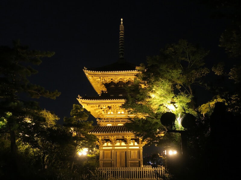 「旧燈明寺三重塔」まで散策できるコースが用意される予定(画像提供:三溪園)