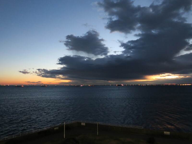 6:15ごろ。だんだん明るくなってきました(2015年1月1日撮影)