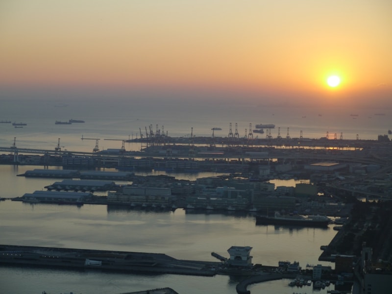 2014年の初日の出は6:53に拝むことができました(2014年1月1日撮影)