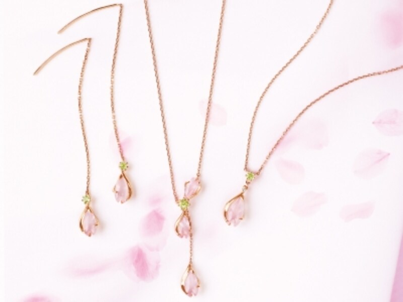 SAKURA season II(K10PPG ローズクォーツ/ペリドット ピアス 28000円、ネックレス 42000円、K10PPG ローズクォーツ/ペリドット/ダイヤモンドネックレス 27000円)※いずれも税別、数量限定商品(画像提供:スタージュエリー)