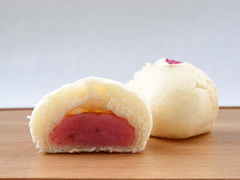 桜あんぱん(3個入、300円税込)