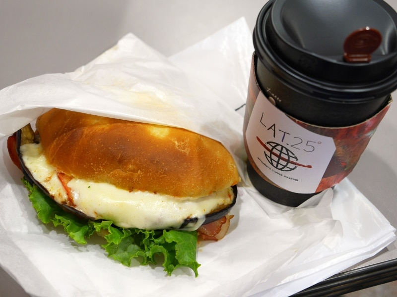 焼き立てホットサンド(3種、580円)5分ほどで焼きあがります(2017年9月4日撮影)