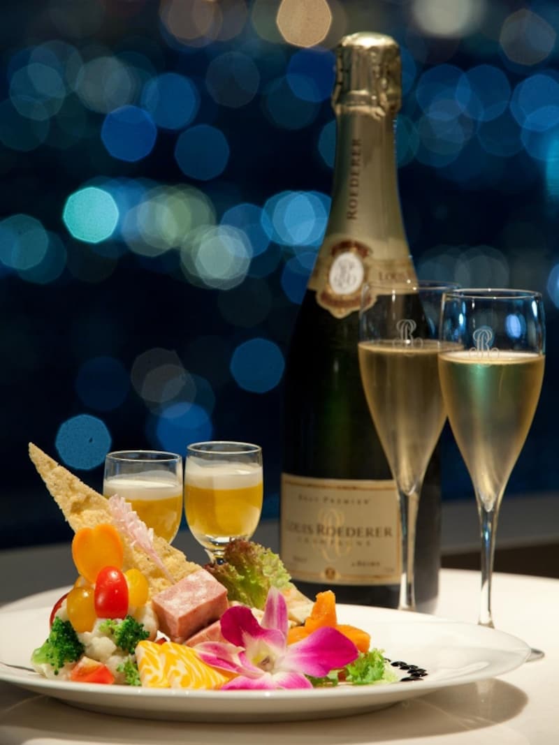 「トワイライトガールズフリードリンクプラン」は予約制で利用人数は女性2~6名、利用時間は17:00~21:00、料金は1名5500円(税・サ料込)(画像提供:新横浜プリンスホテル)