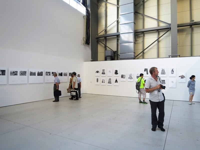 有料会場入口に入ってすぐ右の部屋は、写真家・土田ヒロミ氏のライフワーク「ヒロシマ」シリーズの作品が並びます。「今」、この作品を見ることの意味を考えさせられました