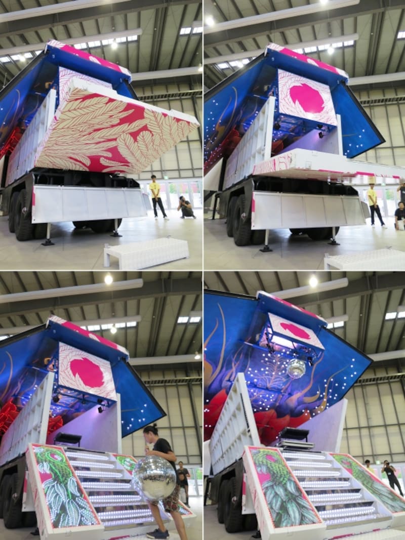 展開イベントのようす。やなぎみわ《演劇公演「日輪の翼」のための移動舞台車》2014