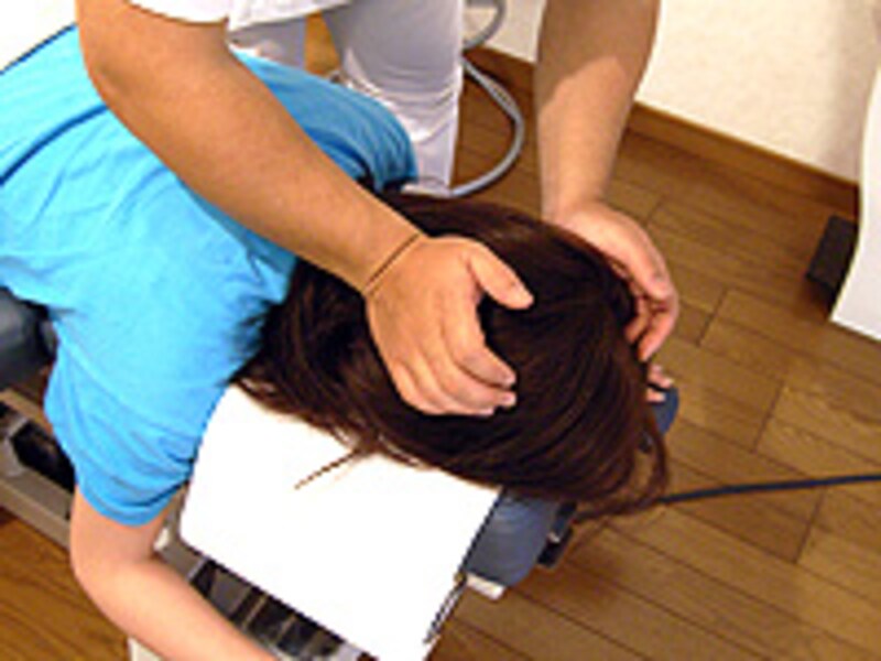 後頭部のマッサージ