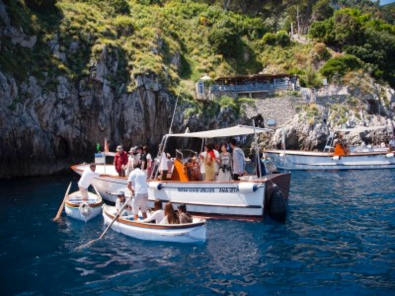 イタリア ナポリからカプリ島 青の洞窟 への行き方 イタリア All About イタリア ナポリからカプリ島 青の洞窟 への行き方 イタリア All About