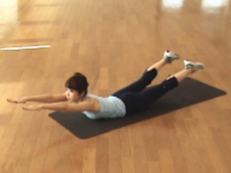 背筋・腰周りストレッチ・エクササイズ手順１