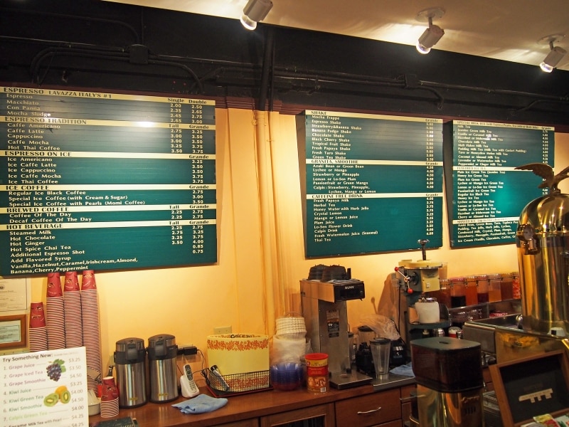 タピオカ入りドリンクのほか、コーヒーやシェイク、スムージーなどメニューは80種類以上